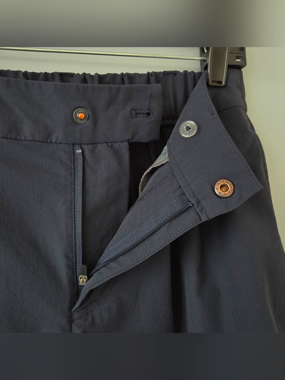 Vuori Women's Solar Short - Ink - Medium - VW3056 - EUC - Picture 4 of 9